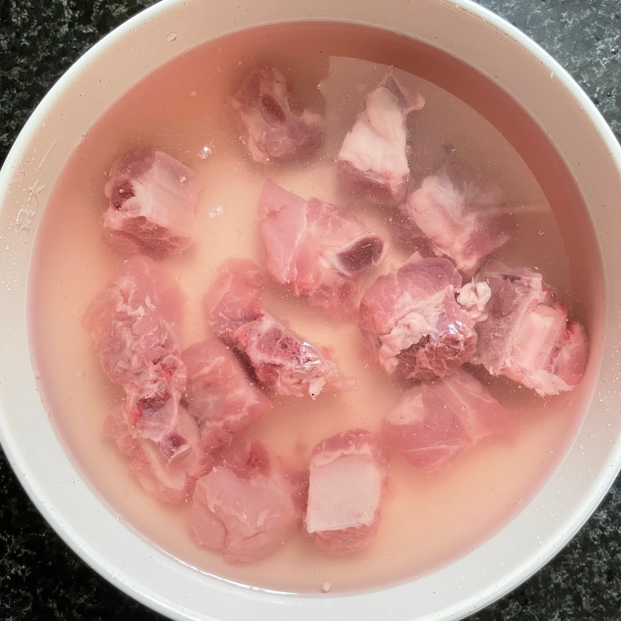 【一人食】冬瓜排骨炖汤丨零厨艺的做法 步骤2