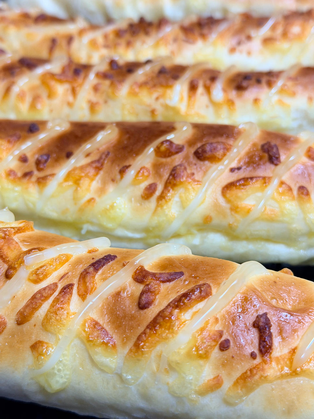 吃不完的马苏里拉，做成这款芝士面包条，口感绝了！