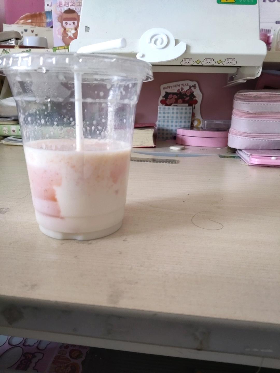 哈密瓜水果撞奶做法 自制 夏日饮品饮料
