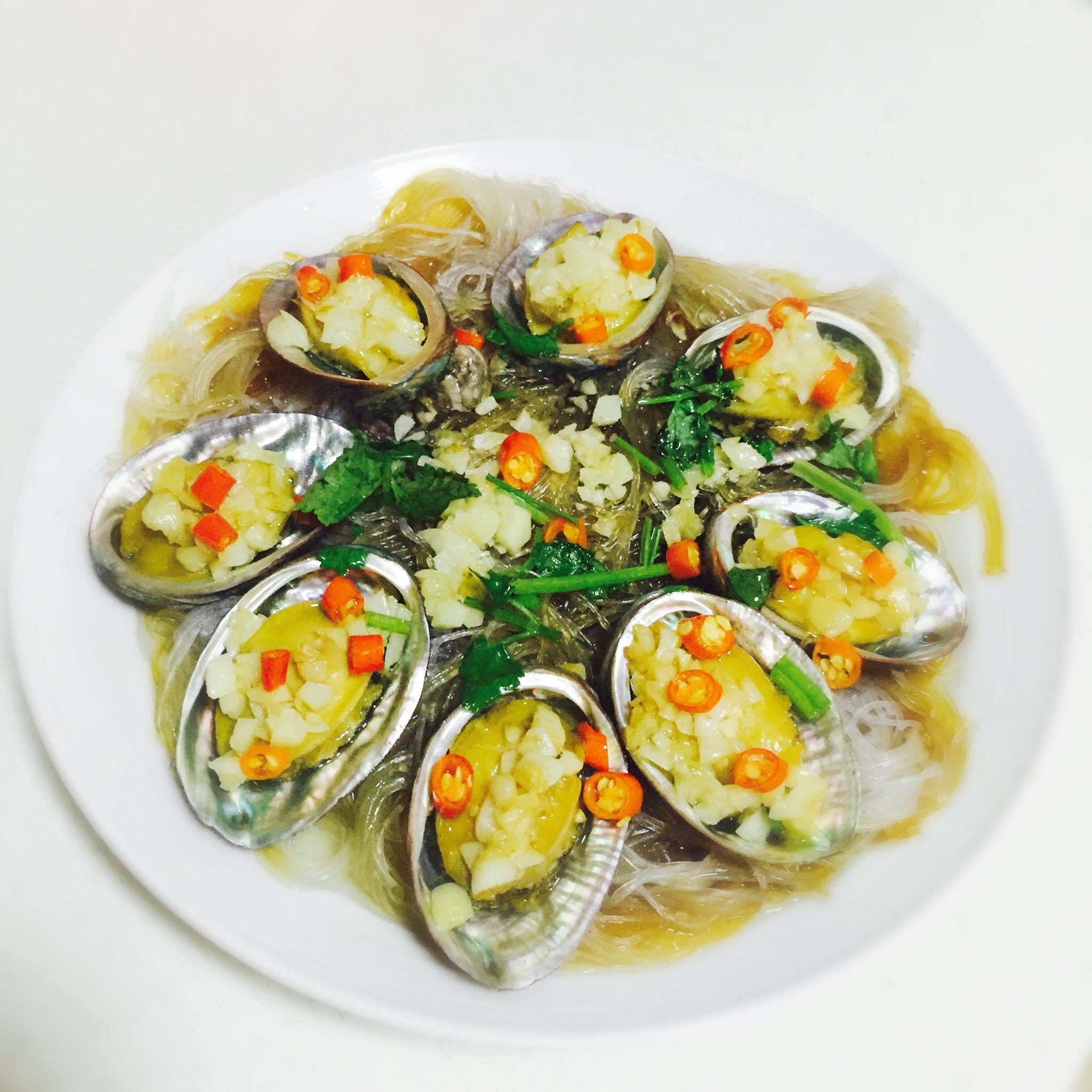 蒜蓉粉丝蒸鲍鱼