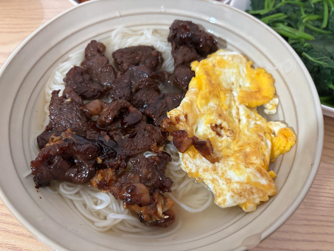 小土豆烧牛肉，红烧牛腩，好吃到舔盘