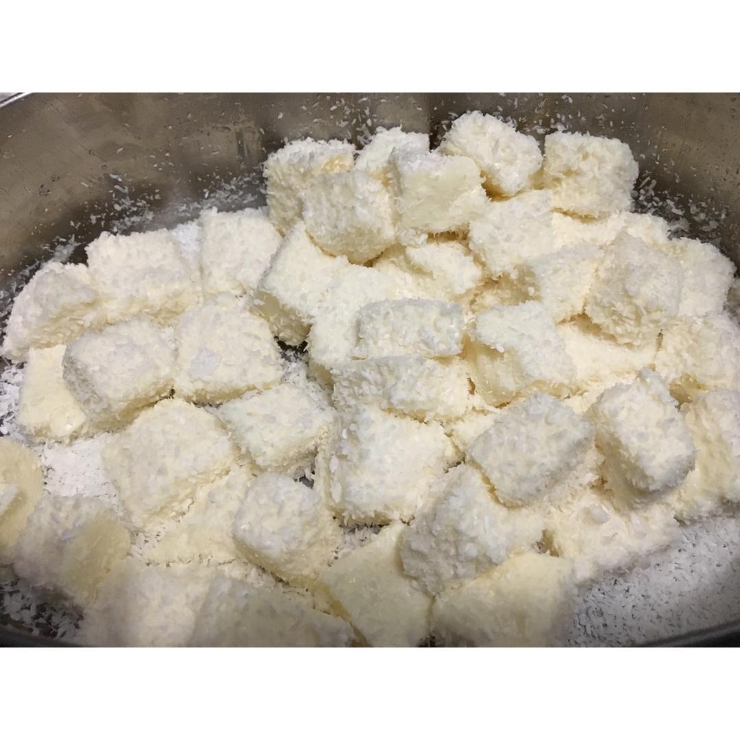 完胜85度C牛奶椰丝小方