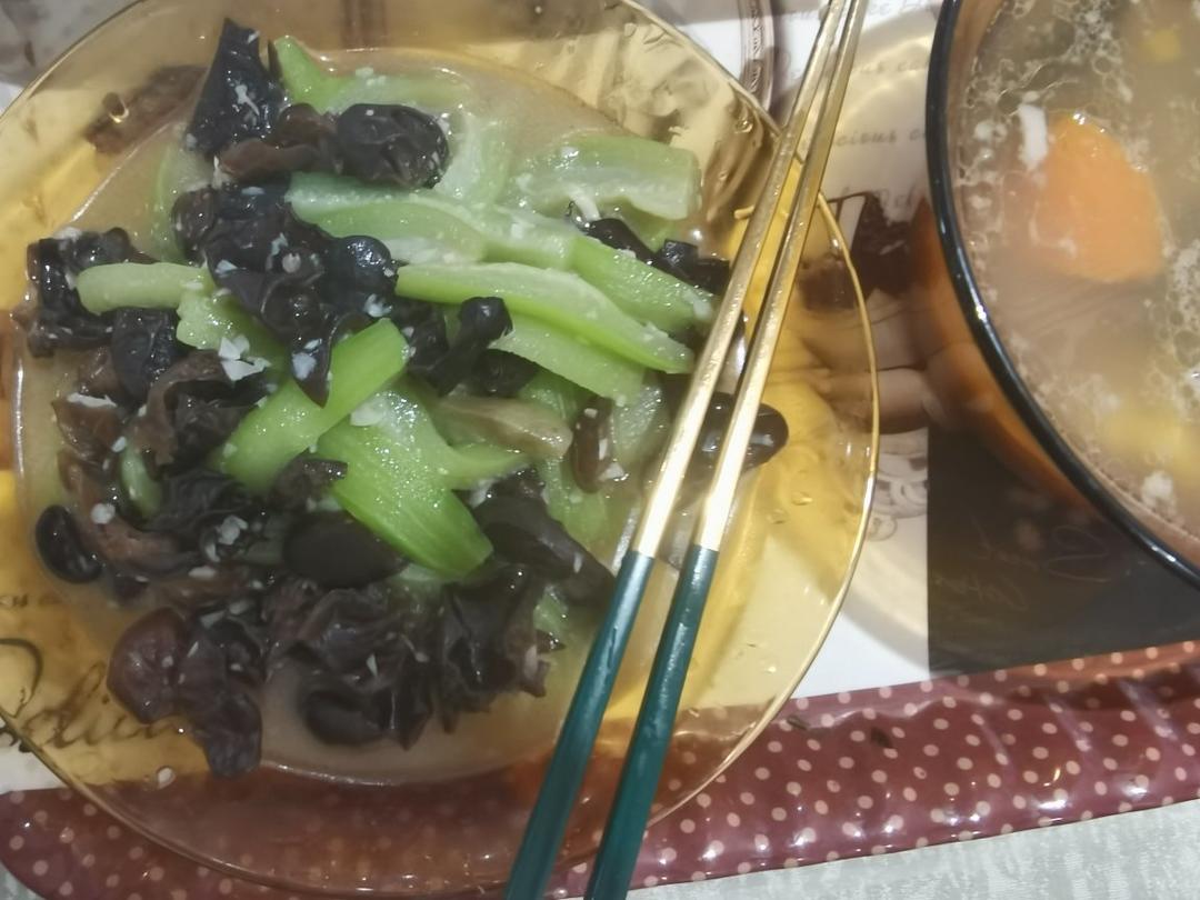 清炒丝瓜（不变黑的方法）