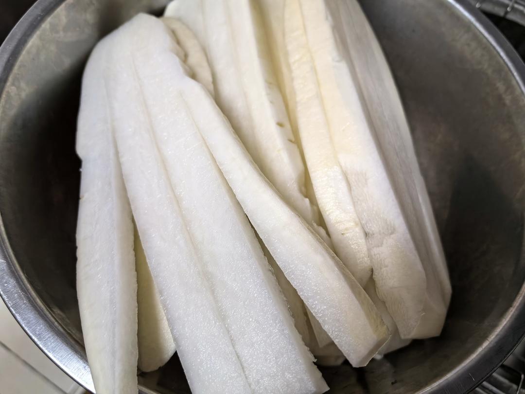 晒萝卜干（有点甜的萝卜干）