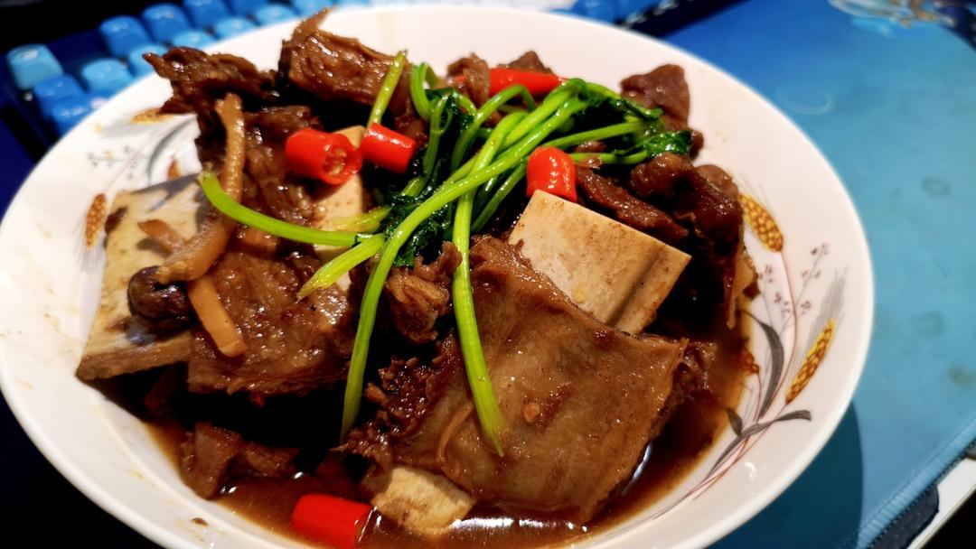 家常红烧牛排骨