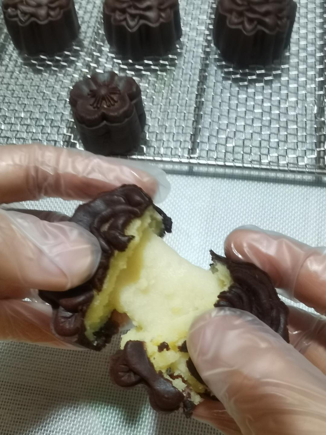 巧克力奶酪椰蓉拉丝月饼