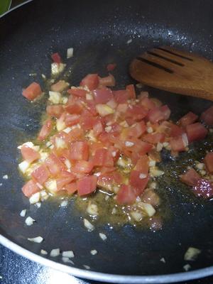 茄汁焖大虾的做法 步骤3