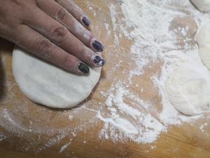 教你做家乡的美食，蒙古馅饼（皮薄馅香）的做法 步骤18