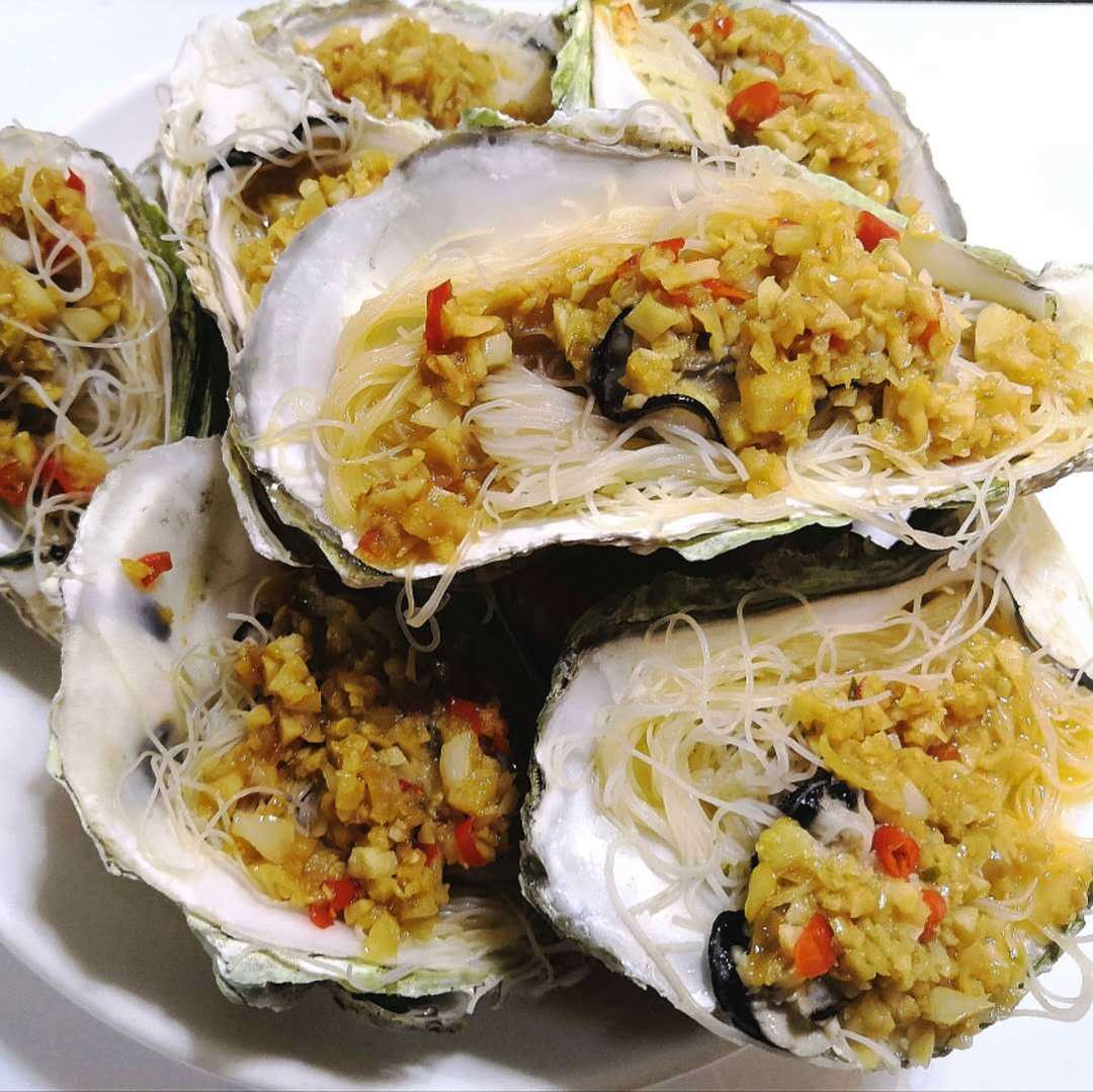 蒜蓉粉丝蒸生蚝