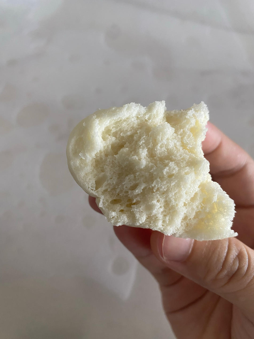 像面包般柔软的奶香馒头（最简单的揉面做法)