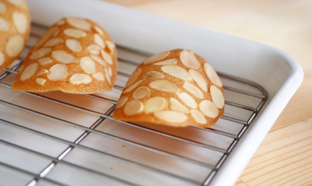超简单的杏仁瓦片饼干，香脆浓香