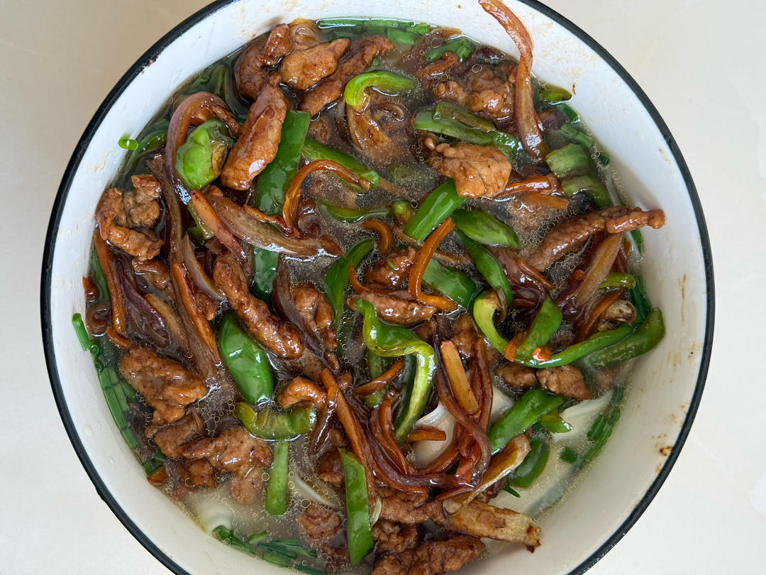 厨房小白都会做的青椒肉丝面