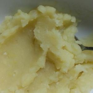 马苏里拉芝士焗奶汁土豆培根的做法 步骤2