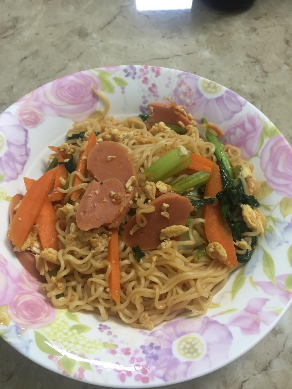 路边摊风味炒方便面