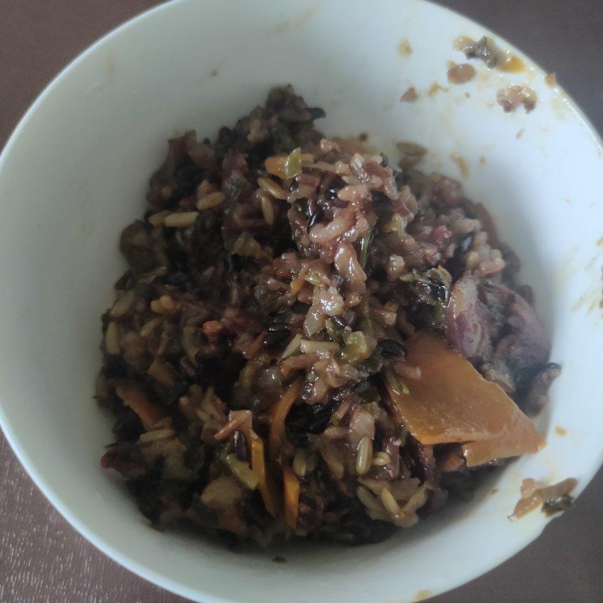 电饭煲万菜(类似外婆菜)焖饭