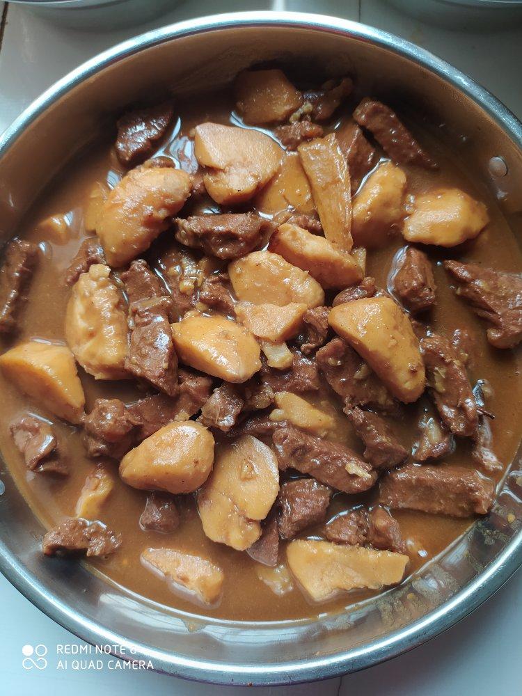 芋头烧牛肉