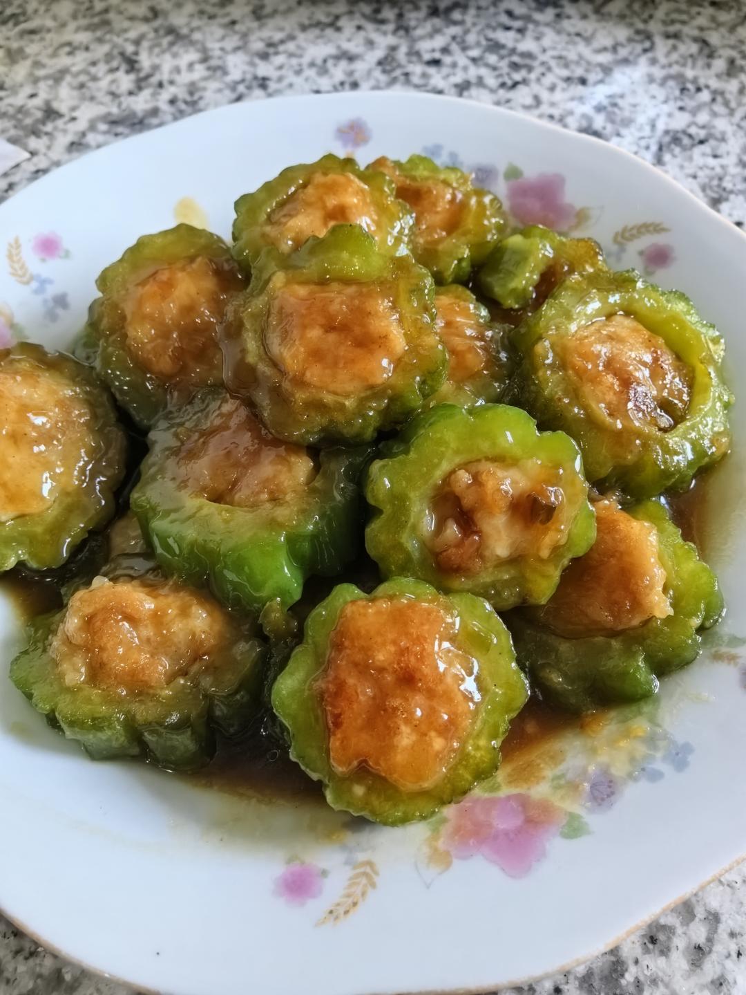 厨师长教你：“苦瓜酿肉”的家常做法，口感和味道很棒，先收藏了