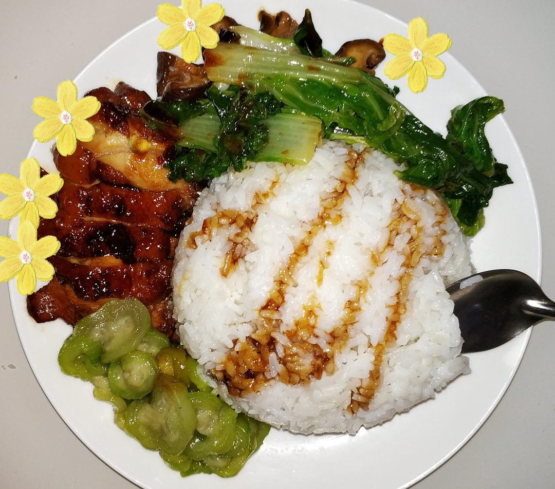 鲜嫩多汁的照烧鸡腿饭