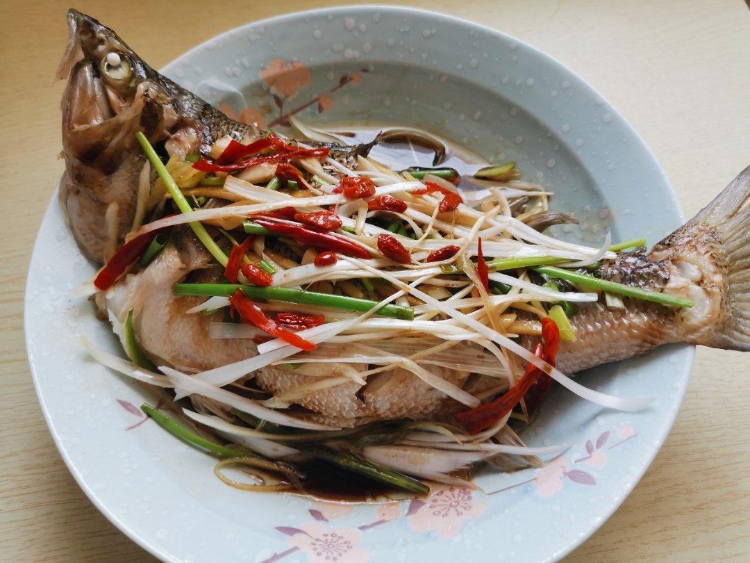 清蒸鲈鱼
