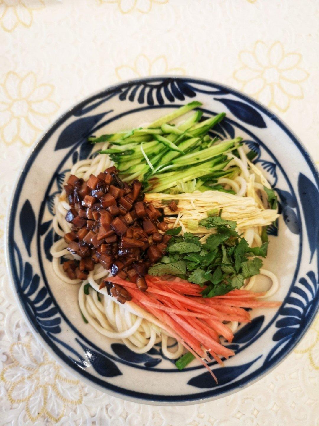 杏鲍菇肉丁炸酱