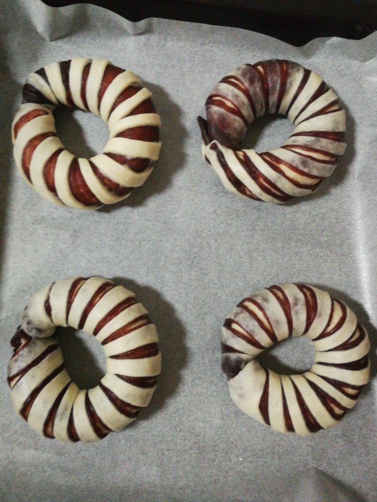 毛毛虫红豆面包