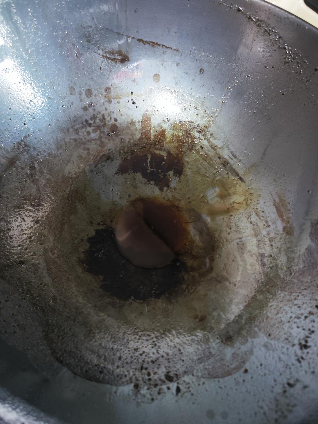 铁锅如何开锅才能变成不粘锅