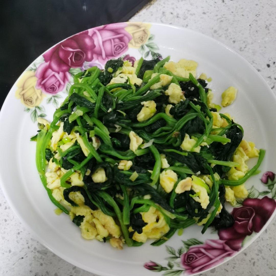 菠菜炒鸡蛋