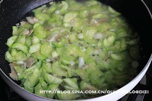 海胆丝瓜汤的做法 步骤5