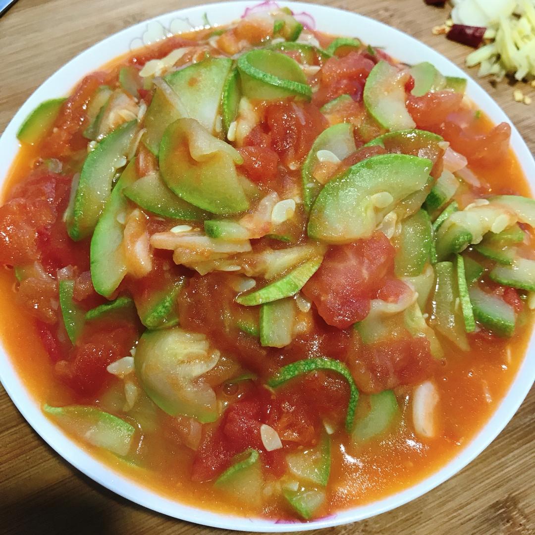 西红柿炒西葫芦