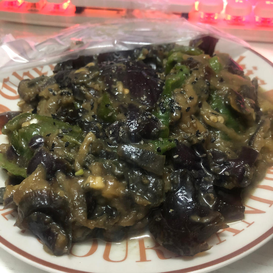擂辣椒皮蛋茄子