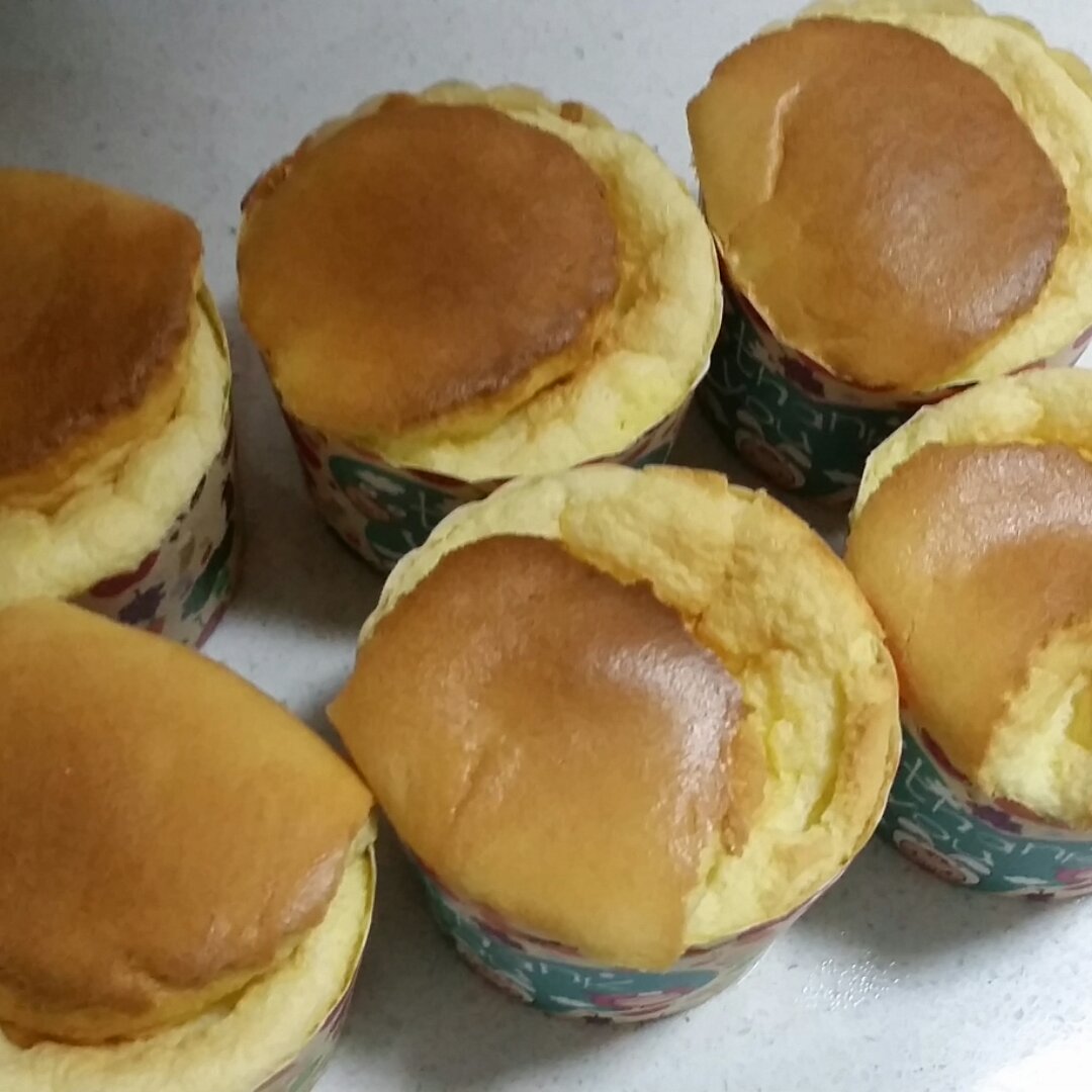 戚风小纸杯蛋糕