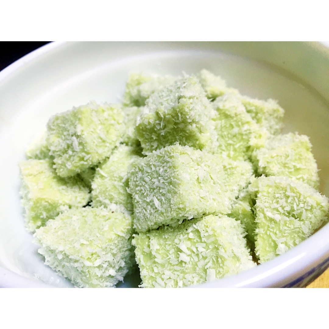 竹炭抹茶奶冻卷
