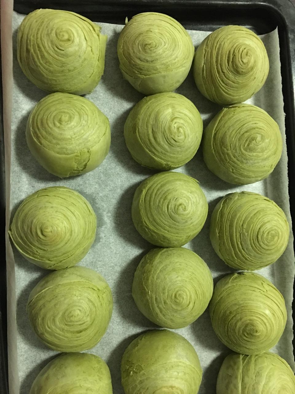蛋黄酥：抹茶酥：（奶黄味）