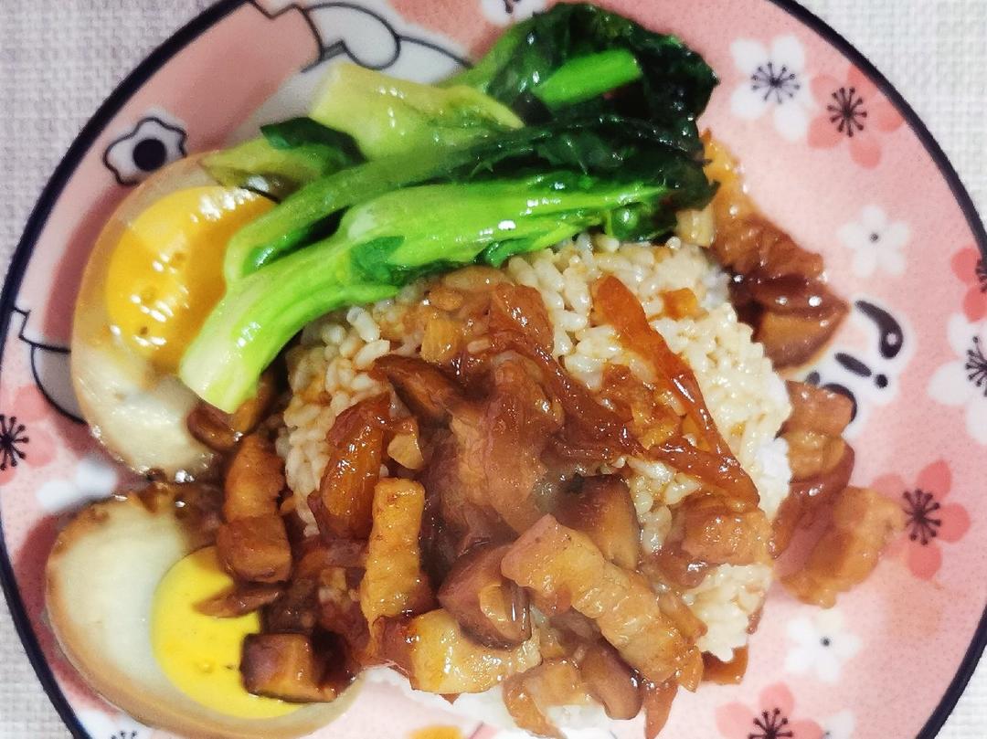 洋葱酥卤肉饭