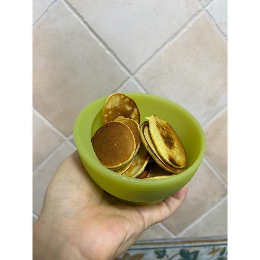 8个月宝宝辅食：香蕉松饼