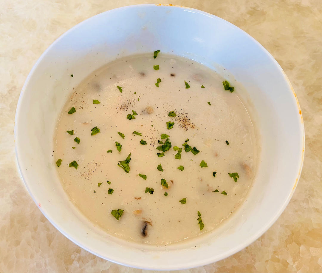 奶油蘑菇浓汤（在家也能喝的美味浓汤）