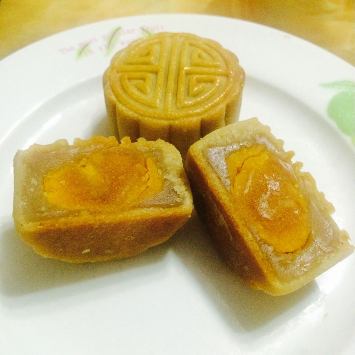 广式月饼—蛋黄莲蓉月饼