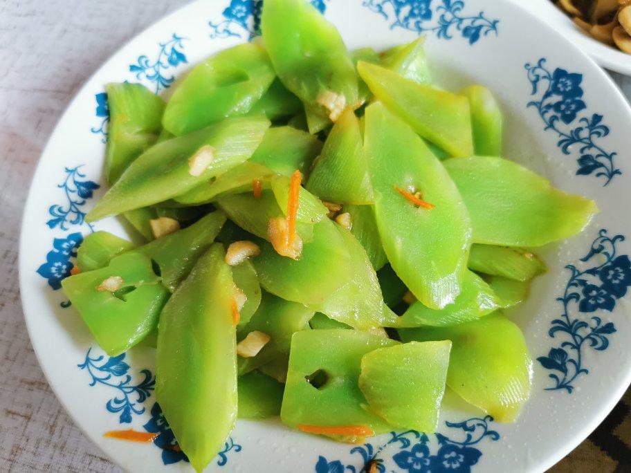 清炒莴笋