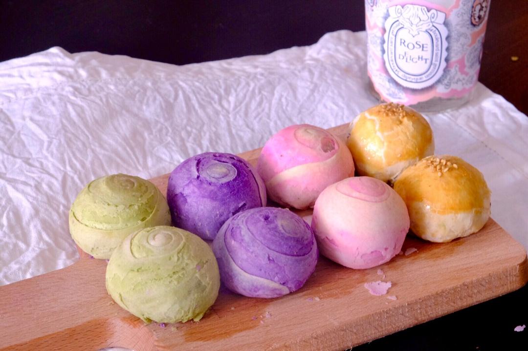 蛋黄酥~紫薯、抹茶、原味~花好月圆，中秋快乐~内附一次做六色蛋黄酥方法~