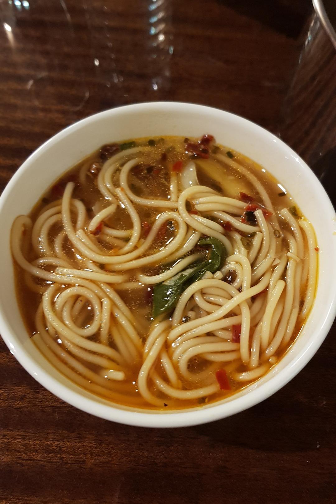 王大厨酸汤面