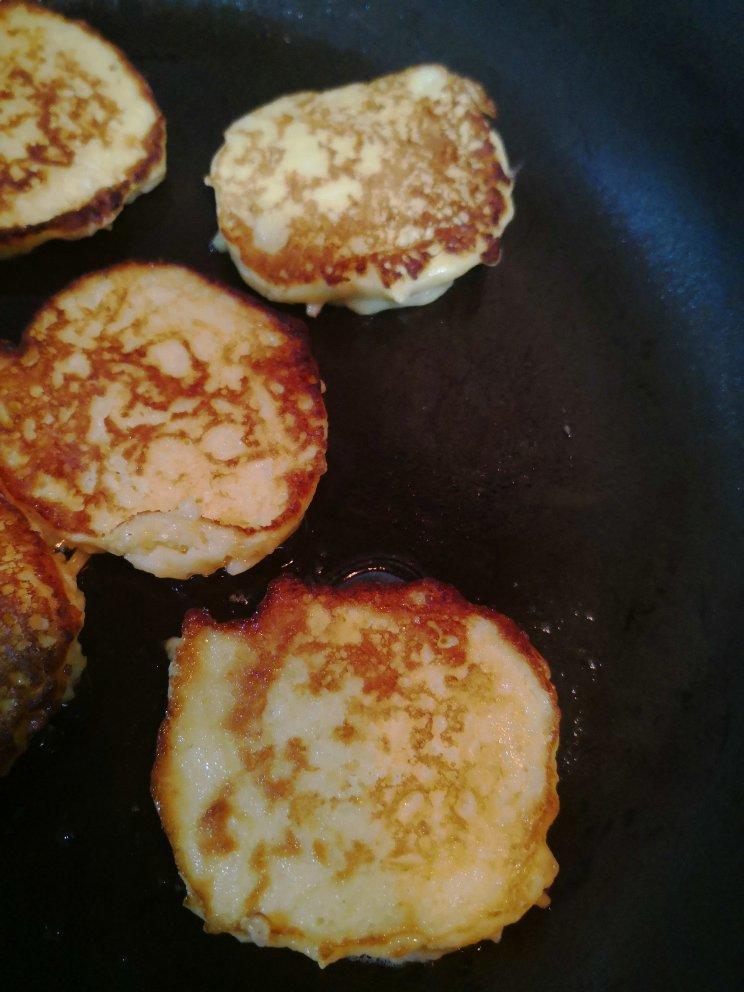 苹果松饼（一岁以上宝宝食用）