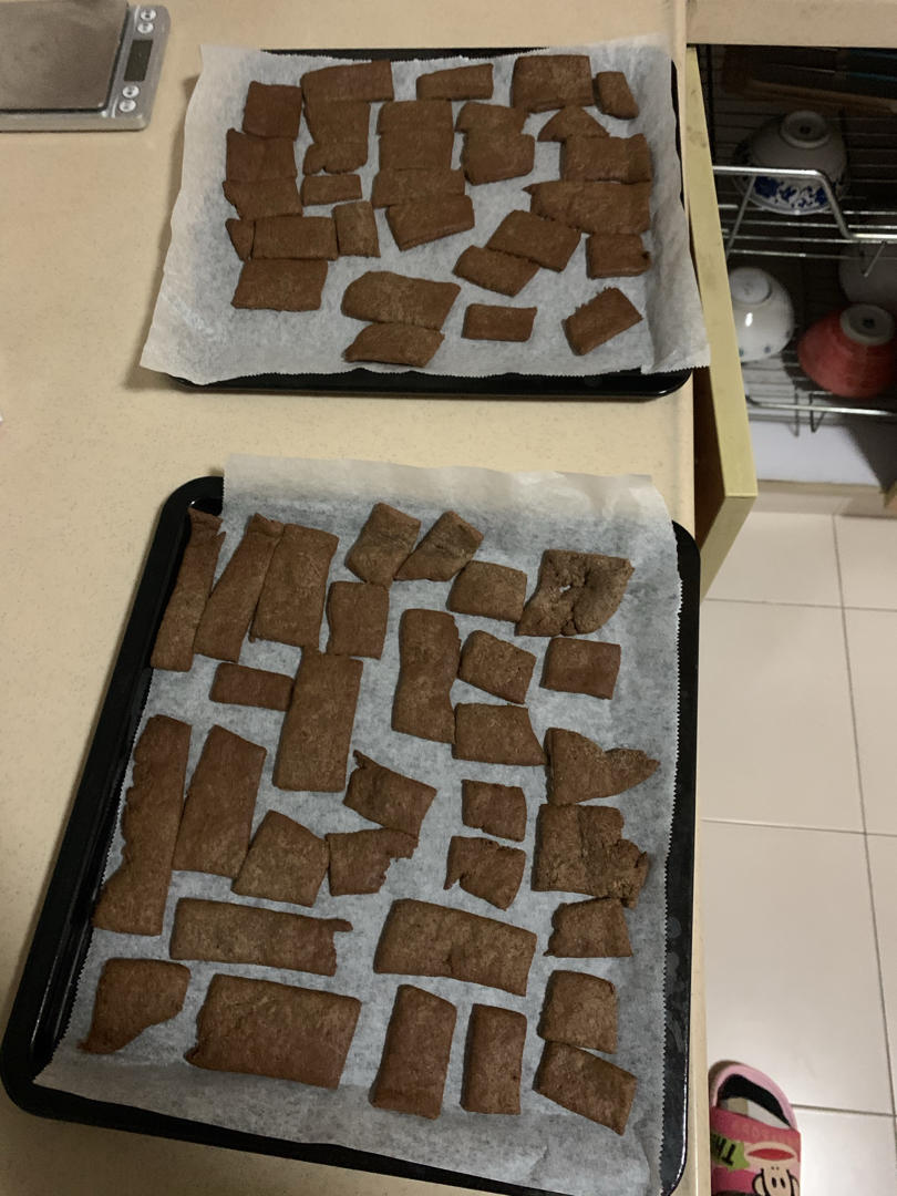 黑全麦饼干（100%黑全麦）