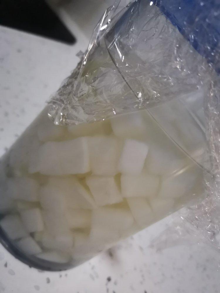 韩式炸鸡里腌萝卜的做法