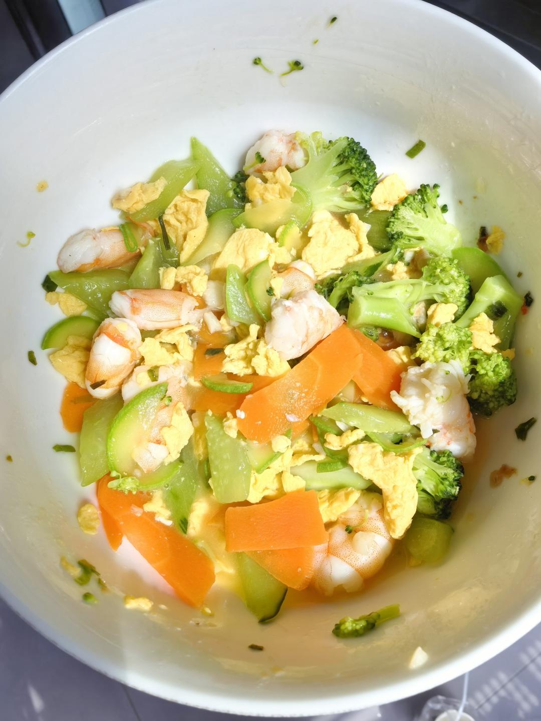 鸡蛋黄瓜炒虾仁