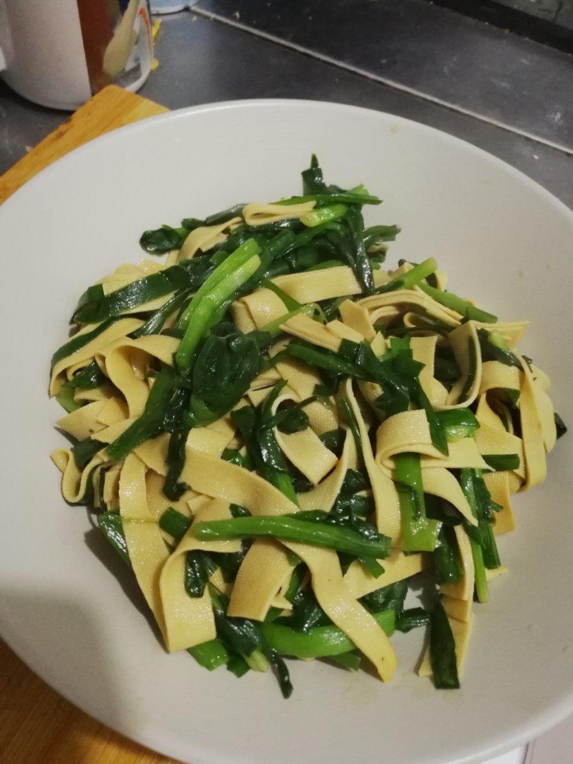 韭菜炒干豆腐