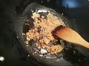 咸鱼炒米粉的做法 步骤9