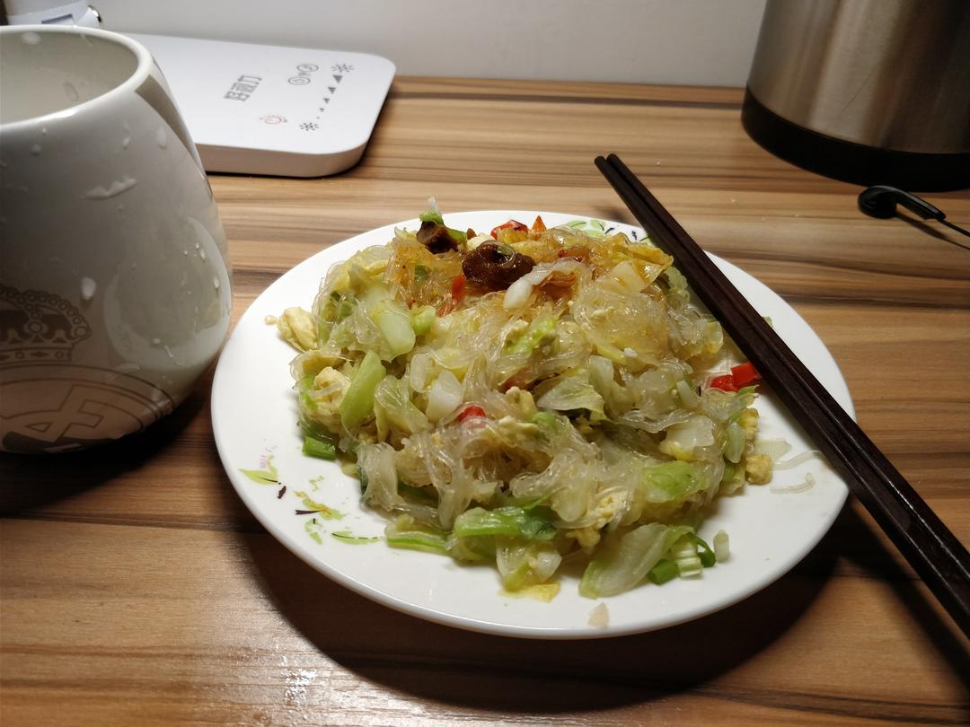包菜粉丝炒鸡蛋