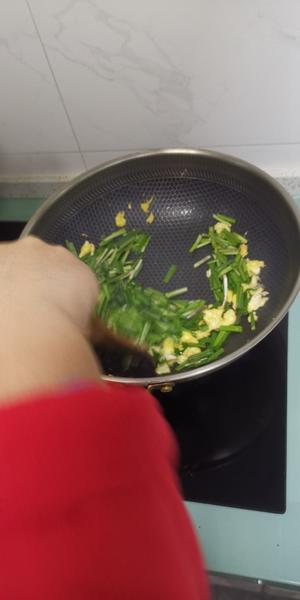 韭菜炒蛋的做法 步骤3