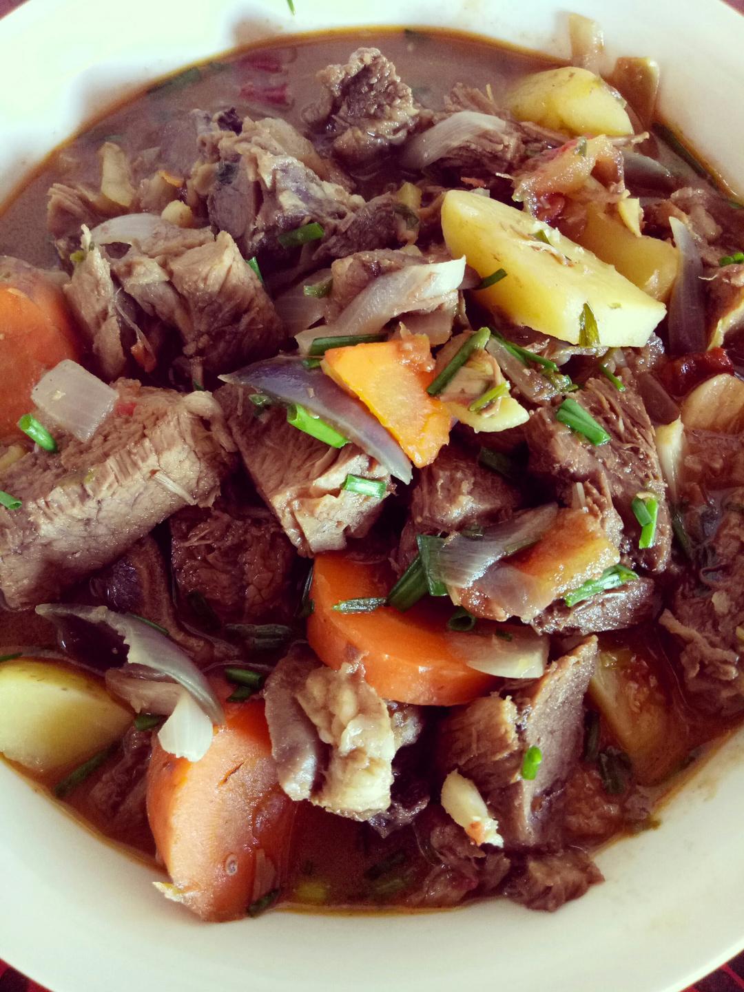 红烧牛肉土豆 （独家秘制）