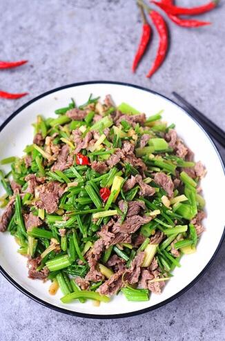 芹菜炒牛肉的做法